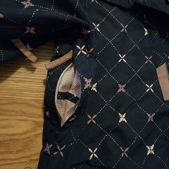 686 Smarty Diamond Boarding Winter Snow Jacket - Picture 8 of 14